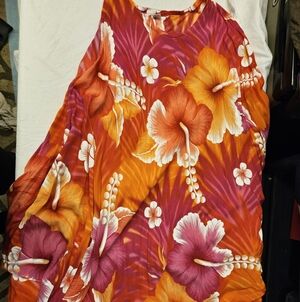 Vintage Hawaiian Hibiscus Floral Rayon Dress